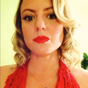 Meet your Posher, Karine